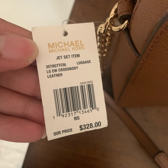 HP😍  New mk😍 large ew crossbody - Picture 3 of 8